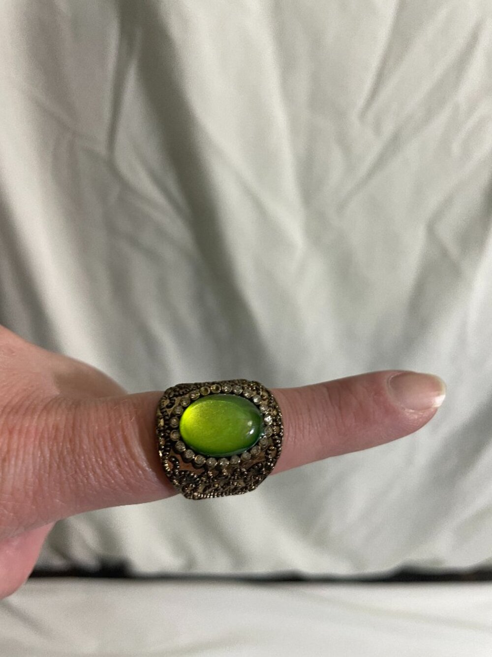 Vintage Antique Gold Tone Green Cat's Eye Cabochon Statement Ring Floral